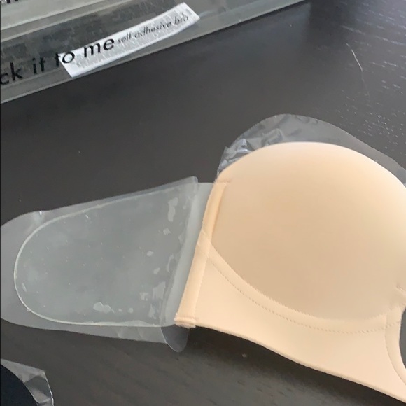 Adhesive Bra - Picture 5 of 5
